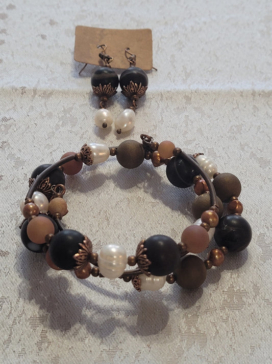 Set Black,White & Brown Stone Bracelet & Earrings